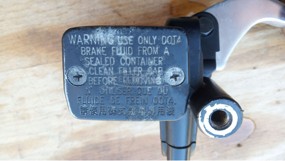 Kymco People S 250 - 300 főfékhenger jobbos - 6/7