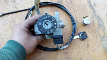 Kymco People S 250 - 300 karburátoros gyújtáskapcsoló