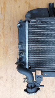 Kymco People S 250 - 300 hűtő