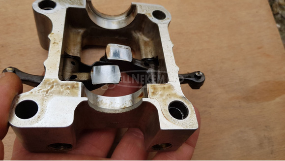 Kymco People S 250 - 300 i.e vezérműtengely szelephimbával - 8/9