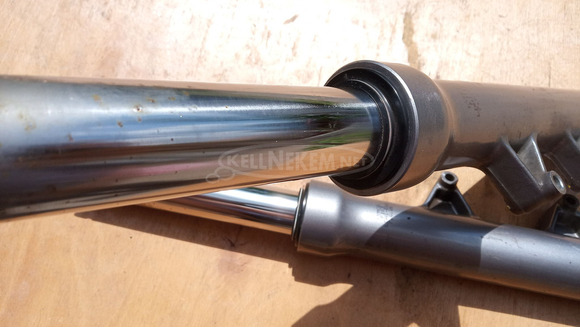 Kymco People S 250 - 300 i.e első villaszár pár - 8/8