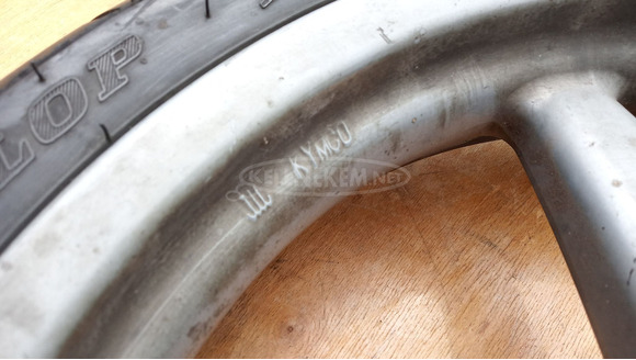 Kymco People S 250 - 300 i.e első kerék