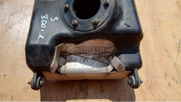 Kymco People S 250 - 300 i.e üzemanyag tank - 4/9