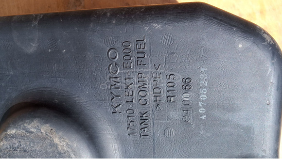 Kymco People S 250 - 300 i.e üzemanyag tank - 9/9