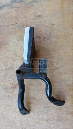 Kymco People S 250 - 300 hátsó lábtartó balos - 4/5