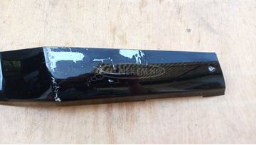 Kymco People S 250 - 300 i.e taposó alatti idom jobbos sérült