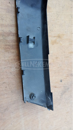 Kymco People S 250 - 300 i.e taposó alatti idom jobbos sérült - 5/10