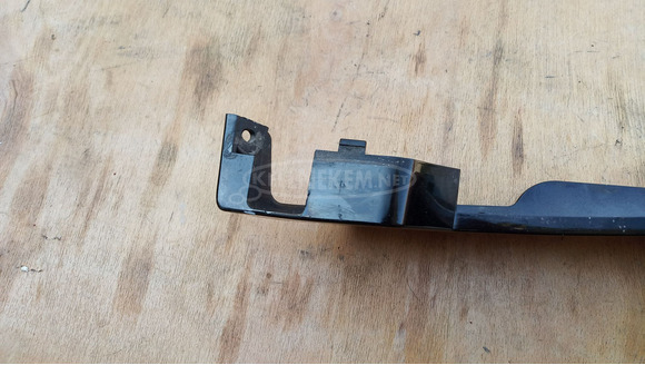 Kymco People S 250 - 300 i.e taposó alatti idom jobbos sérült - 9/10