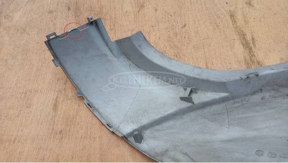 Kymco People S 250 - 300 i.e ülés alatti idom jobbos - 8/9