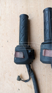 Kymco People S 250 - 300 kormány kapcsoló jobbos