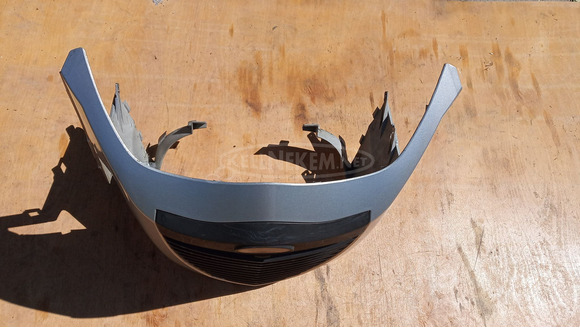 Kymco People S 250 - 300 i.e első idom ezüst sérült - 8/10