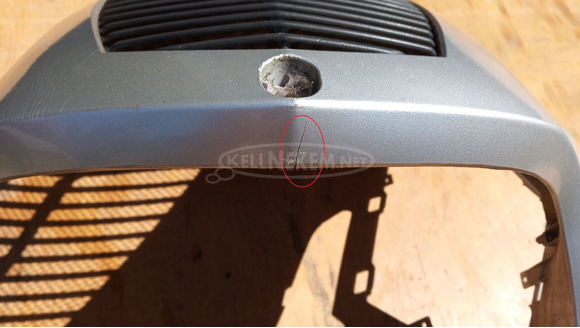 Kymco People S 250 - 300 i.e első idom ezüst sérült - 9/10