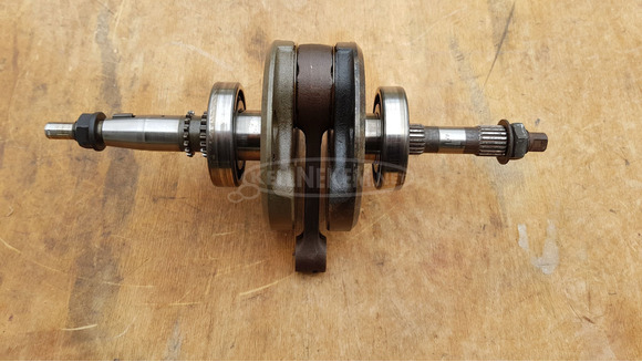 Suzuki Burgman 400 (merci lámpás) főtengely