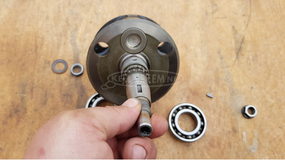 Suzuki Burgman 400 (merci lámpás) főtengely