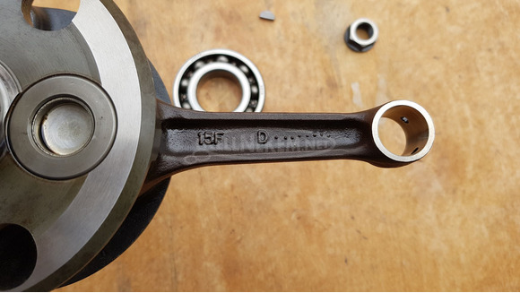 Suzuki Burgman 400 (merci lámpás) főtengely