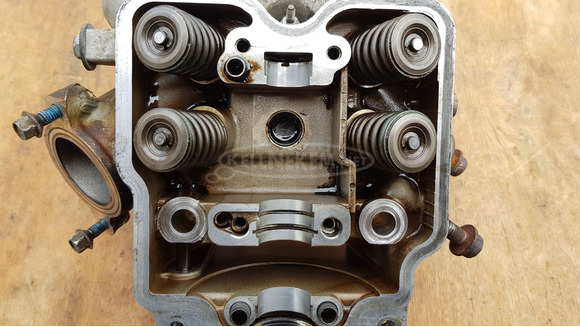 Suzuki Burgman 400 (merci lámpás) hengerfej - 9/10