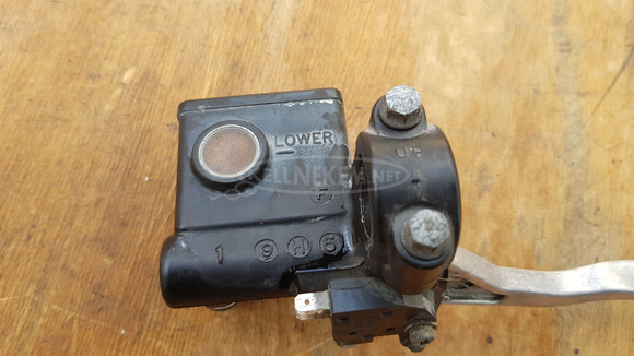 Suzuki Burgman 250 - 400 (merci lámpás) főfékhenger jobbos - 4/7