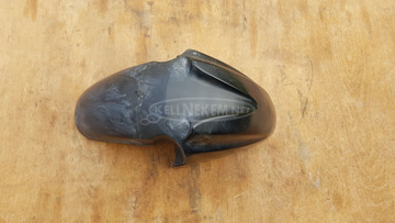 Suzuki Burgman 250 - 400 (merci lámpás) első sárvédő