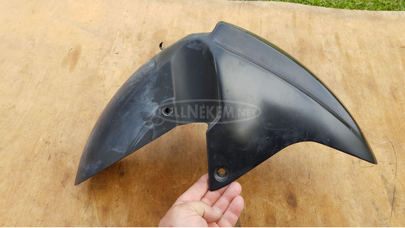 Suzuki Burgman 250 - 400 (merci lámpás) első sárvédő - 2/6