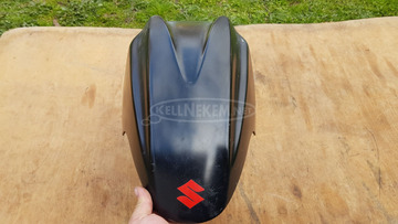 Suzuki Burgman 250 - 400 (merci lámpás) első sárvédő