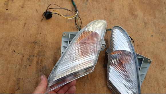 Suzuki Burgman 250 - 400 (merci lámpás) első irányjelző pár - 6/8