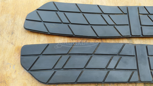 Suzuki Burgman 250 - 400 (merci lámpás) gumiszőnyeg pár - 2/6