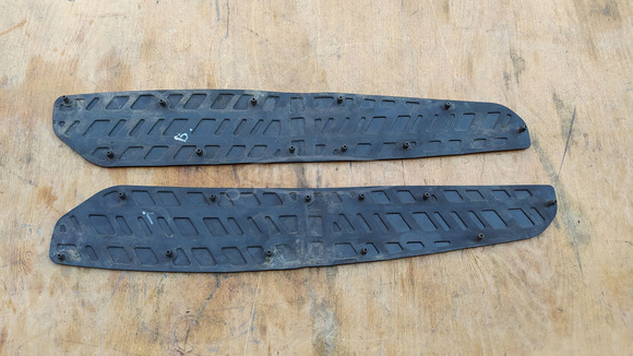 Suzuki Burgman 250 - 400 (merci lámpás) gumiszőnyeg pár - 4/6