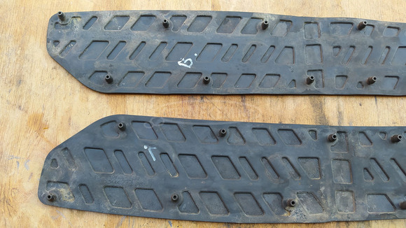 Suzuki Burgman 250 - 400 (merci lámpás) gumiszőnyeg pár - 5/6