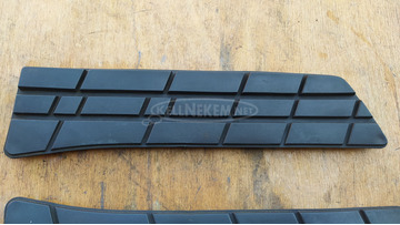 Suzuki Burgman 250 - 400 (merci lámpás) hátsó gumiszőnyeg pár