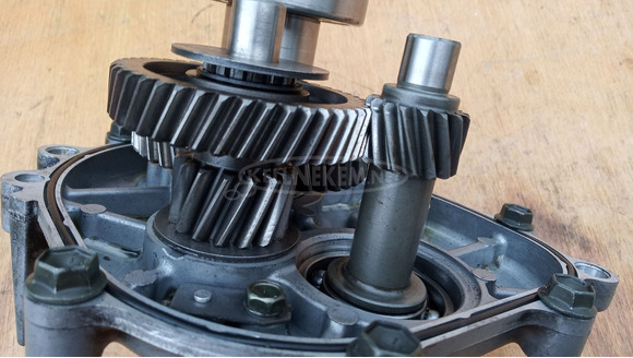 Suzuki Burgman 250 (merci lámpás) hátsó végáttétel - 6/10