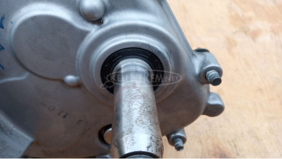 Suzuki Burgman 250 (merci lámpás) hátsó végáttétel - 9/10