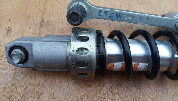 Suzuki Burgman 250 (merci lámpás) hátsó lengéscsillapító - 6/10