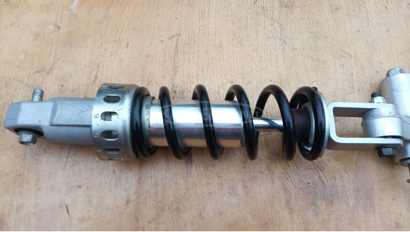 Suzuki Burgman 250 (merci lámpás) hátsó lengéscsillapító - 9/10