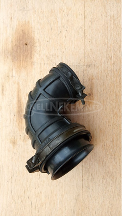 Suzuki Burgman 250 (merci lámpás) légszűrő könyökcső - 1/10