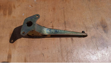 Suzuki Burgman 250 - 400 (merci lámpás) hátsó lábtartó vas jobbos