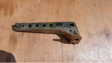 Suzuki Burgman 250 - 400 (merci lámpás) hátsó lábtartó vas balos