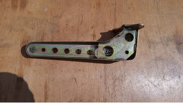 Suzuki Burgman 250 - 400 (merci lámpás) hátsó lábtartó vas balos