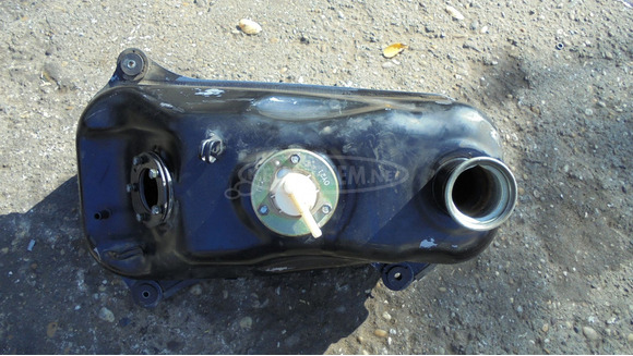 Suzuki Burgman 250 - 400 (merci lámpás) üzemanyag tank