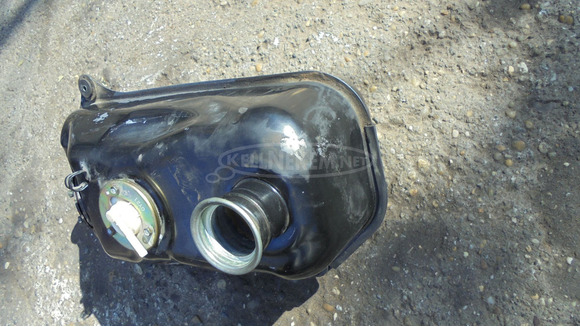 Suzuki Burgman 250 - 400 (merci lámpás) üzemanyag tank