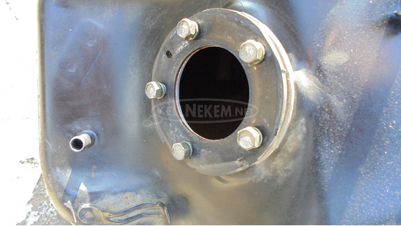 Suzuki Burgman 250 - 400 (merci lámpás) üzemanyag tank