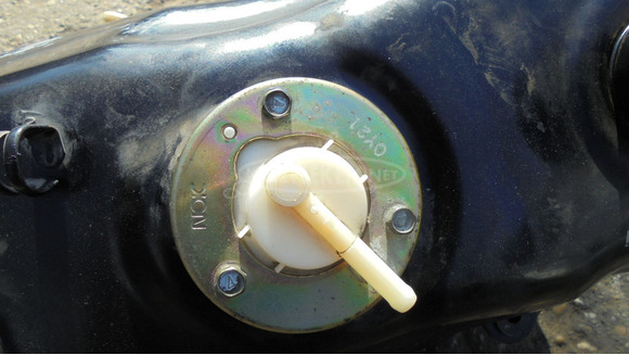 Suzuki Burgman 250 - 400 (merci lámpás) üzemanyag tank