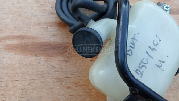 Suzuki Burgman 250 - 400 (merci lámpás) kiegyenlítő tartály