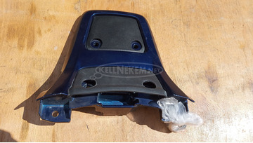 Suzuki Burgman 250 - 400 (merci lámpás) háttámla konzol kék