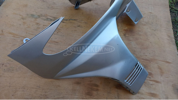 Suzuki Burgman 250 - 400 (merci lámpás) első idom 2 - 2/9