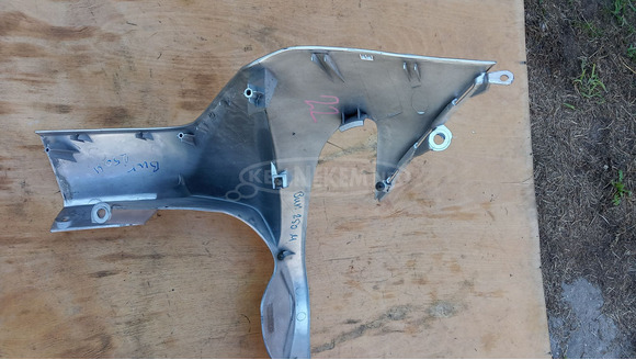 Suzuki Burgman 250 - 400 (merci lámpás) első idom 2 - 8/9