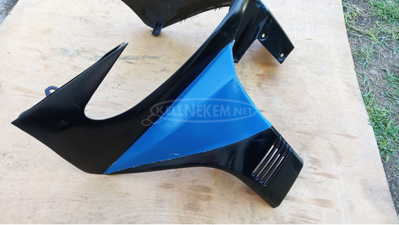 Suzuki Burgman 250 - 400 (merci lámpás) első idom 3 - 2/9