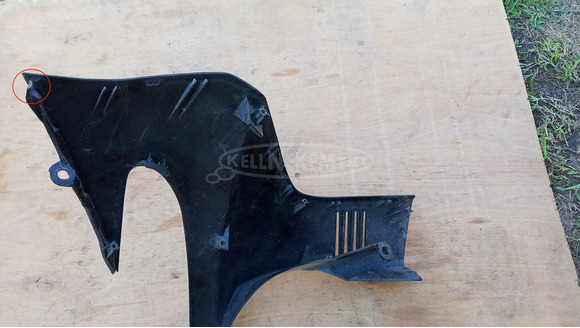 Suzuki Burgman 250 - 400 (merci lámpás) első idom 3 - 7/9