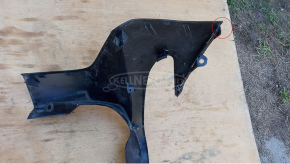 Suzuki Burgman 250 - 400 (merci lámpás) első idom 3 - 8/9