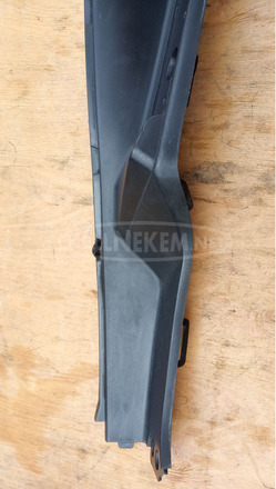 Suzuki Burgman 250 - 400 (merci lámpás) hátsó taposó balos