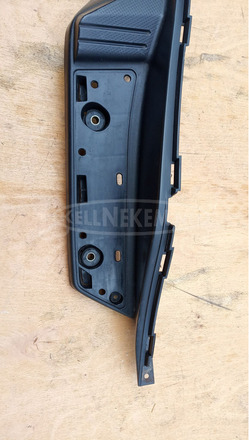 Suzuki Burgman 250 - 400 (merci lámpás) hátsó taposó balos